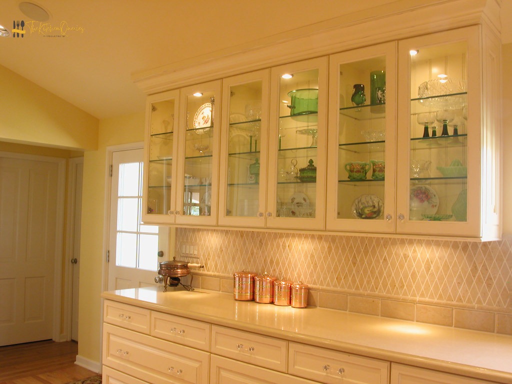 Glass-Inserts-kitchen cabinets-ink